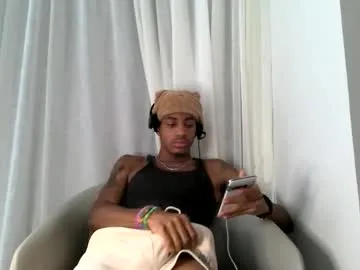 Ninjainia – webcam model profile photo Image 10