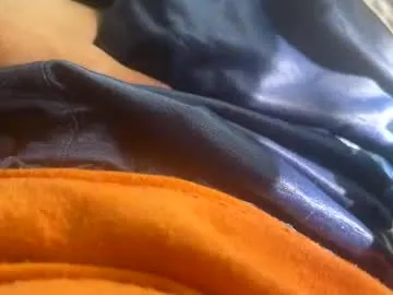 cumband – webcam model profile photo Image 2