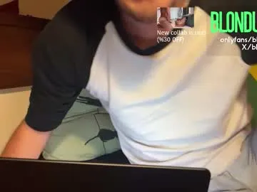 mon1_day – webcam model profile photo Image 15