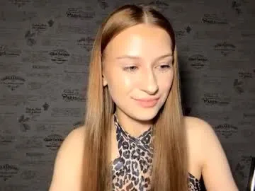 astridwet – webcam model profile photo Image 8