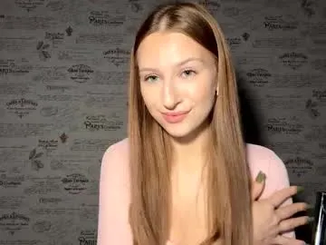 astridwet – webcam model profile photo Image 9