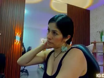 laurabigtits – webcam model profile photo Image 10