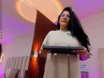 laurabigtits – webcam model profile photo Image 11