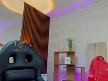 laurabigtits – webcam model profile photo Image 15