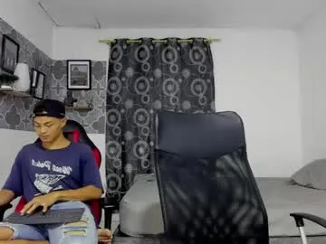 tinyhairycherry – webcam model profile photo Image 6