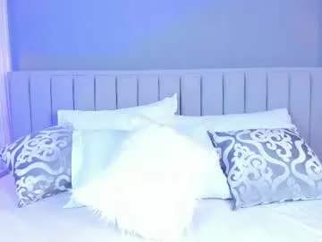 girl_mila – webcam model profile photo Image 8