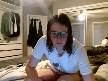 little_effy18_ – webcam model profile photo Image 4