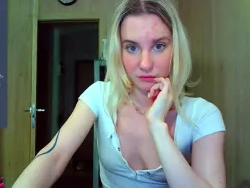miablueye – webcam model profile photo Image 10