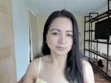 elen_black_23 – webcam model profile photo Image 4
