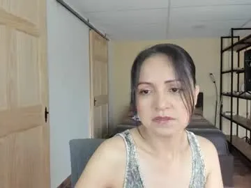 elen_black_23 – webcam model profile photo Image 7