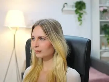 funny_to_see_you_here – webcam model profile photo Image 12