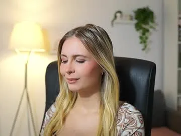 funny_to_see_you_here – webcam model profile photo Image 17