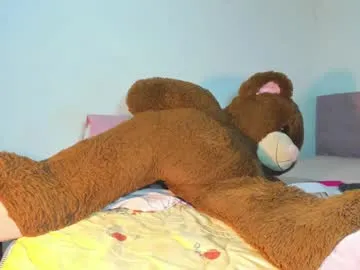 creamy_kitty12 – webcam model profile photo Image 2