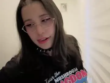 miaisabell21 – webcam model profile photo Image 16