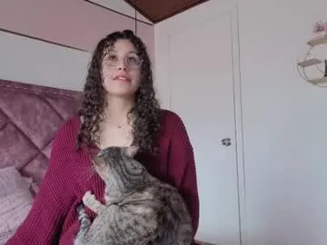 miaisabell21 – webcam model profile photo Image 3