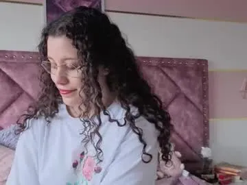 miaisabell21 – webcam model profile photo Image 6