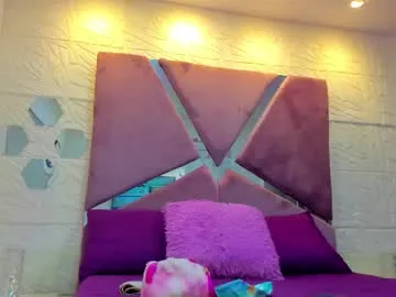 neli_elinek – webcam model profile photo Image 15