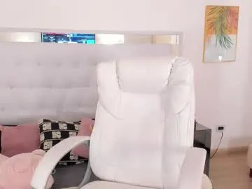 pretty_littletoy – webcam model profile photo Image 9