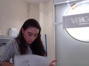 chloe_vahos Image 17