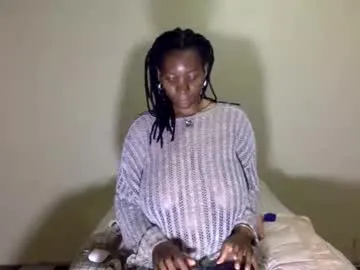 milly_shy – webcam model profile photo Image 6