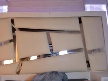 informal_ – webcam model profile photo Image 2