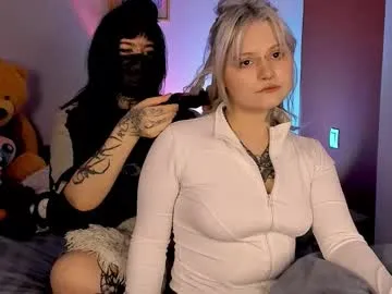 crimsonkitten – webcam model profile photo Image 5