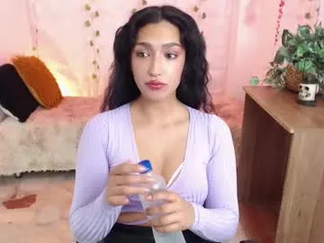 antonela69fox – webcam model profile photo Image 3