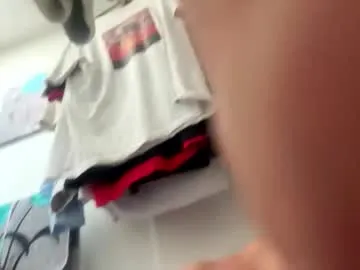 luisabaker – webcam model profile photo Image 4