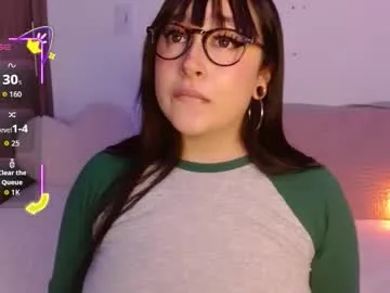 little_effy18_ – webcam model profile photo Image 10