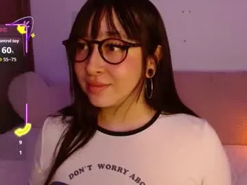 little_effy18_ – webcam model profile photo Image 18