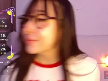 little_effy18_ – webcam model profile photo Image 7