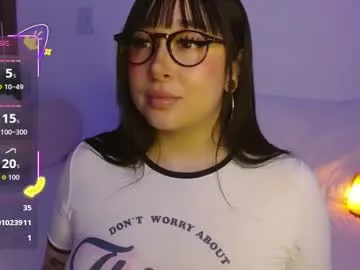 little_effy18_ – webcam model profile photo Image 8