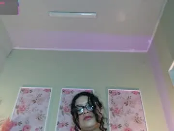 lustyaura – webcam model profile photo Image 9