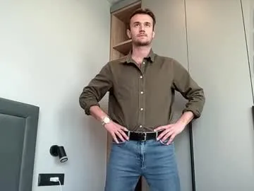 kitten_2001_yoyo – webcam model profile photo Image 14