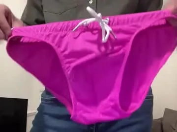 kitten_2001_yoyo – webcam model profile photo Image 3