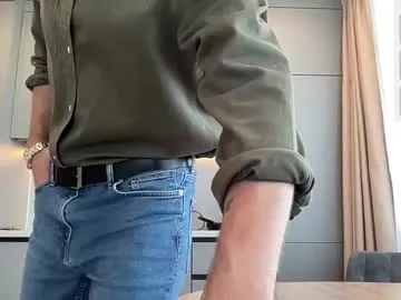 kitten_2001_yoyo – webcam model profile photo Image 8