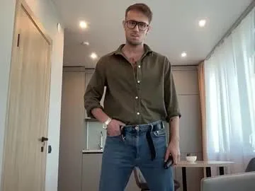 kitten_2001_yoyo – webcam model profile photo Image 9