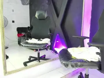 bright_diamonds_054 – webcam model profile photo Image 9