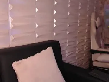 shymilf535 – webcam model profile photo Image 9