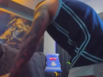 naive_love – webcam model profile photo Image 5