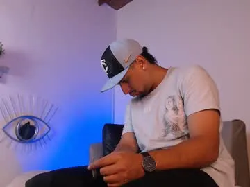 sexybrown_2005 – webcam model profile photo Image 10