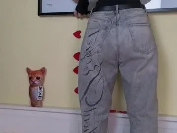 lily_merlin – webcam model profile photo Image 8