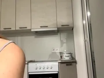 mon1_day – webcam model profile photo Image 10