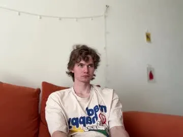 informal_ – webcam model profile photo Image 15