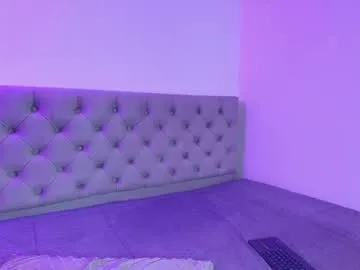 thifa2x – webcam model profile photo Image 11