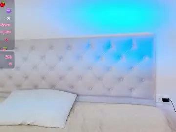 thifa2x – webcam model profile photo Image 6