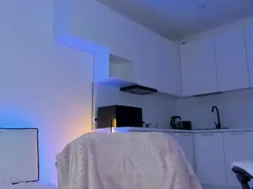 bright_diamonds_054 – webcam model profile photo Image 13