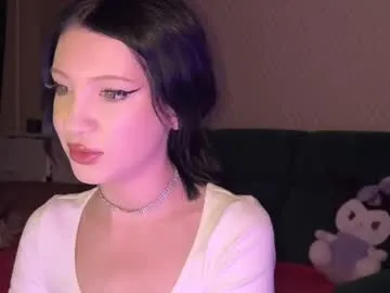 crimsonkitten – webcam model profile photo Image 6