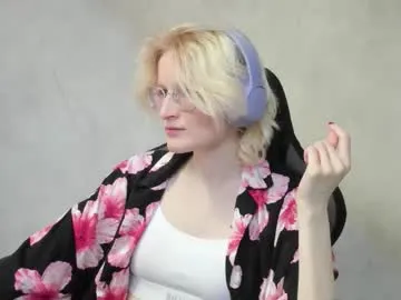 phoebepaw – webcam model profile photo Image 15