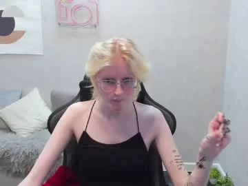 phoebepaw – webcam model profile photo Image 5